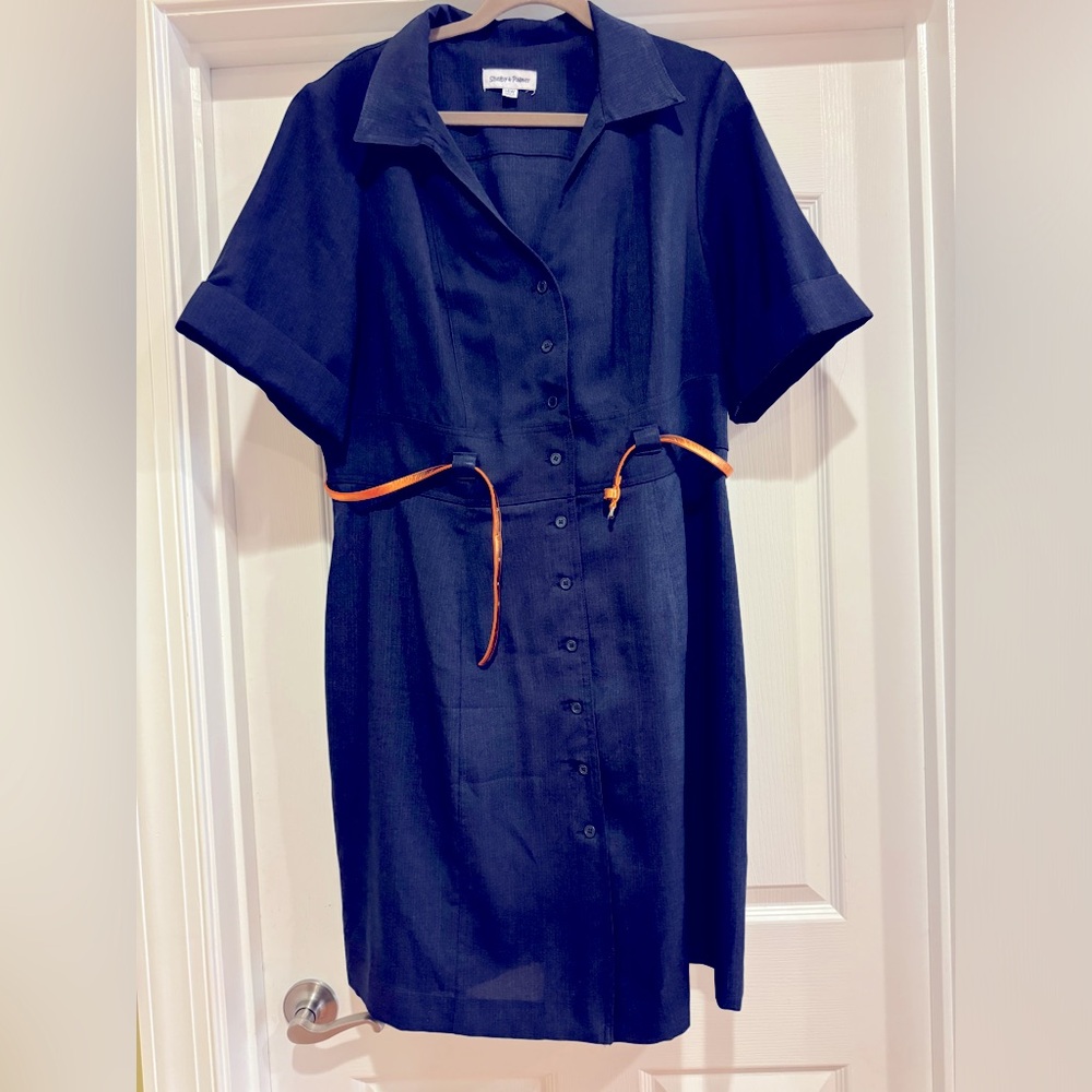 Women’s blue jeans dress 14W, great condition